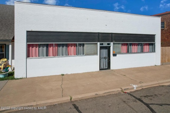 225 N Main St Commercial Building image