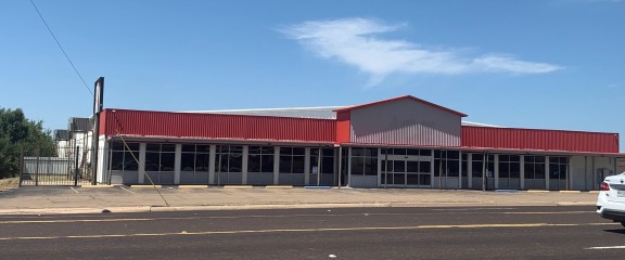 700 S Cedar St image